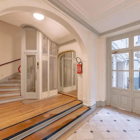 Very Spacious And Stylish At The Opera. *
