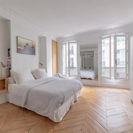 Apartment Very Spacious And Stylish At The Opera. *